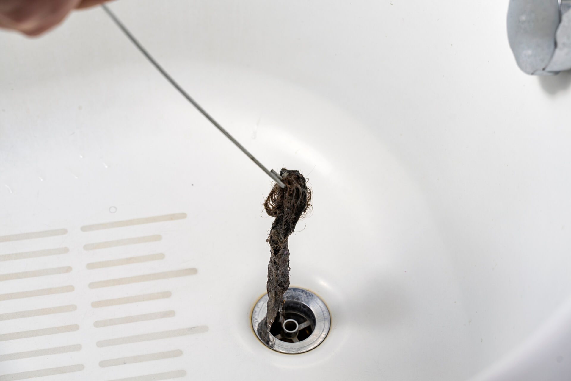 Comment supprimer les bouchons de baignoire ? - 3-EN-UN